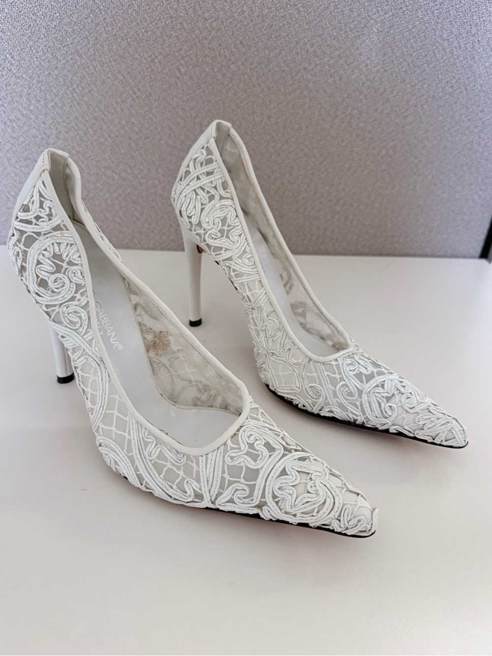 Dolce & Gabbana White Embroidered Lace Pointed Stiletto Pumps size 36